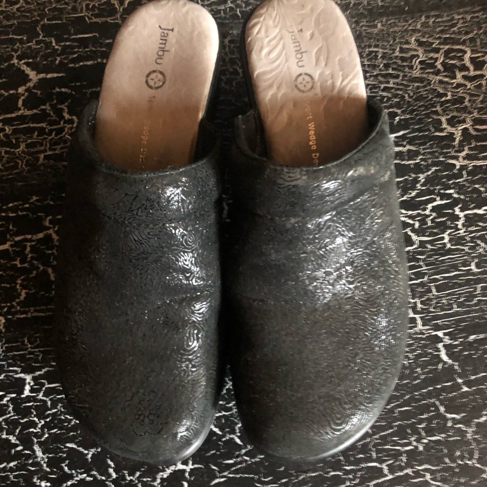 Size 8 black mule/clog